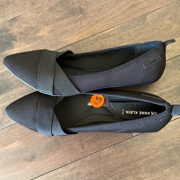 AK ANNE KLEIN OALISE FLAT - Picture 1 of 3